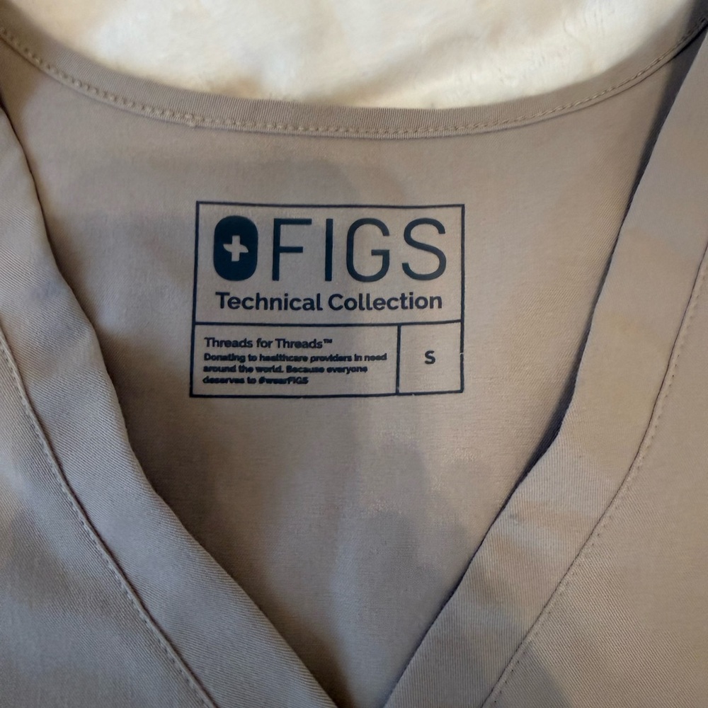 Figs Tan Scrub Set - Picture 2 of 6